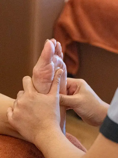 Foot Massage : Circulation & Deep Relaxation (1 HOUR)