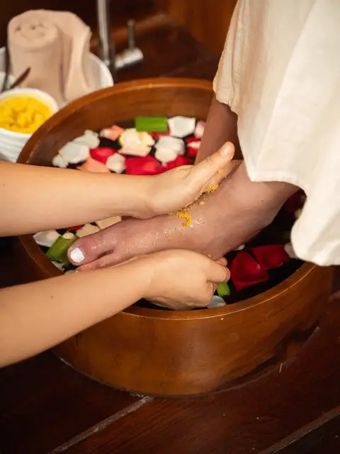 Foot Scrub and Foot Massage