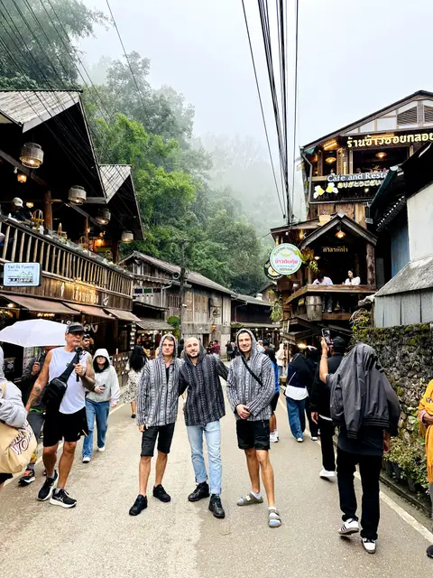 Mae Kampong Village, Waterfall & The Giant Treehouse Café