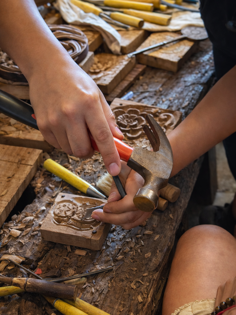 Atelier de sculpture sur bois et découverte culturelle